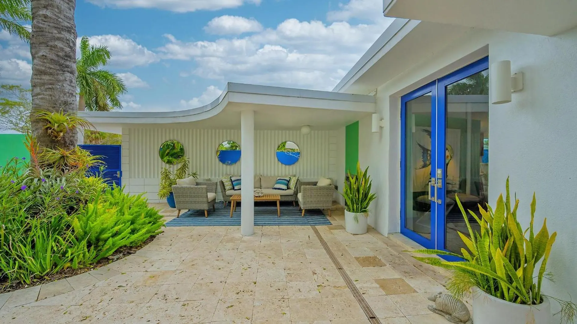 Luxe Oasis - 517 Villa Sarasota